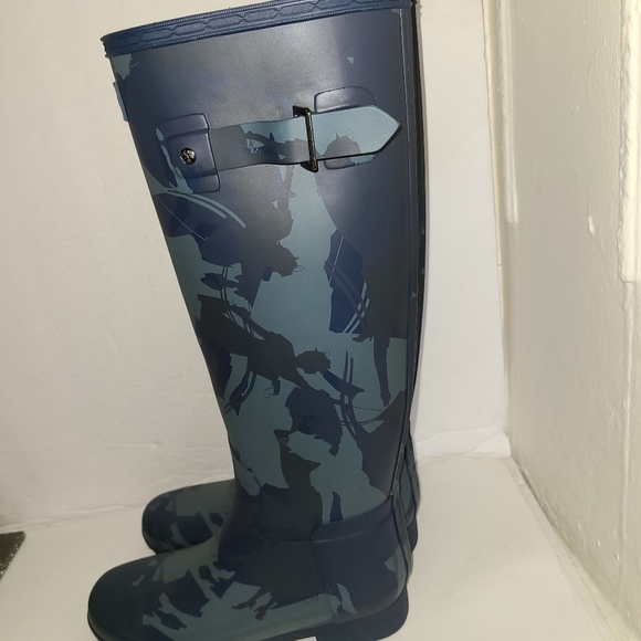 Hunter rain boots size 5 - Picture 3 of 7